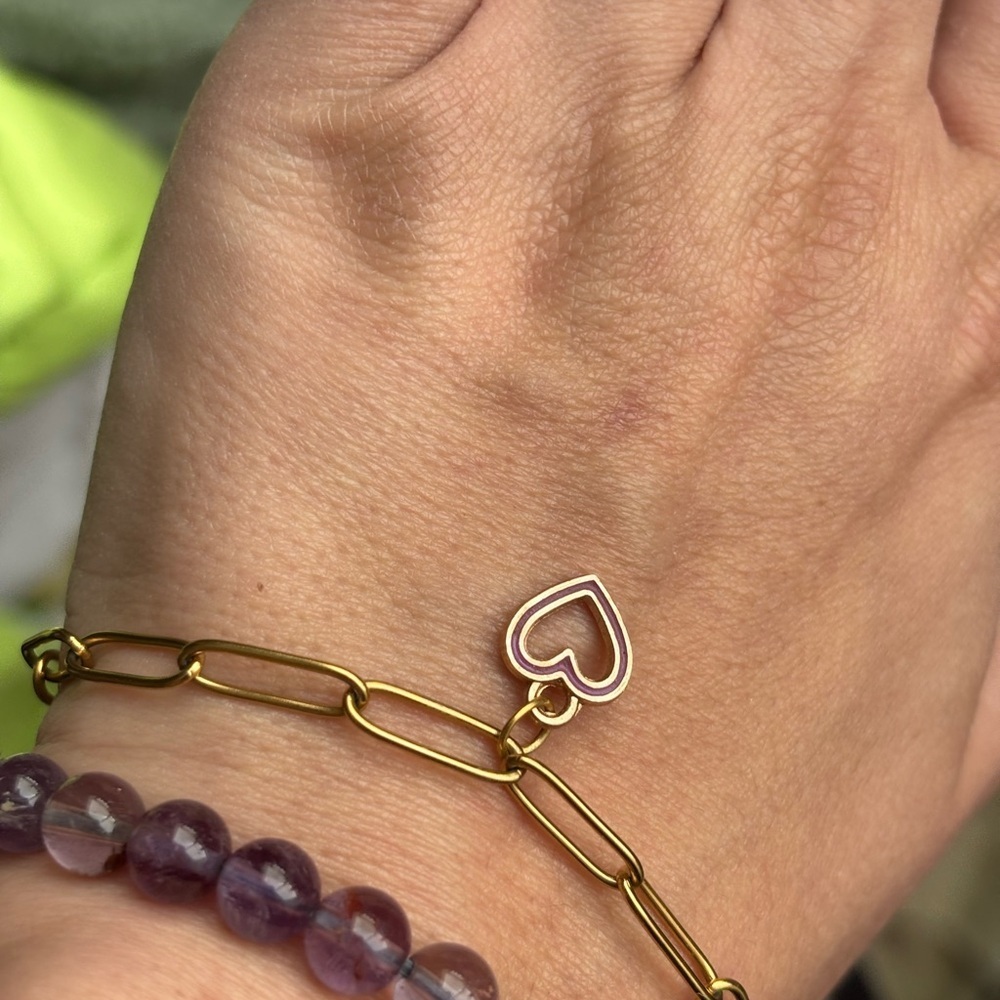 Handmade Kendra Scott Style Elegant Gold and Purple Heart Charm Bracelet! - Picture 6 of 8
